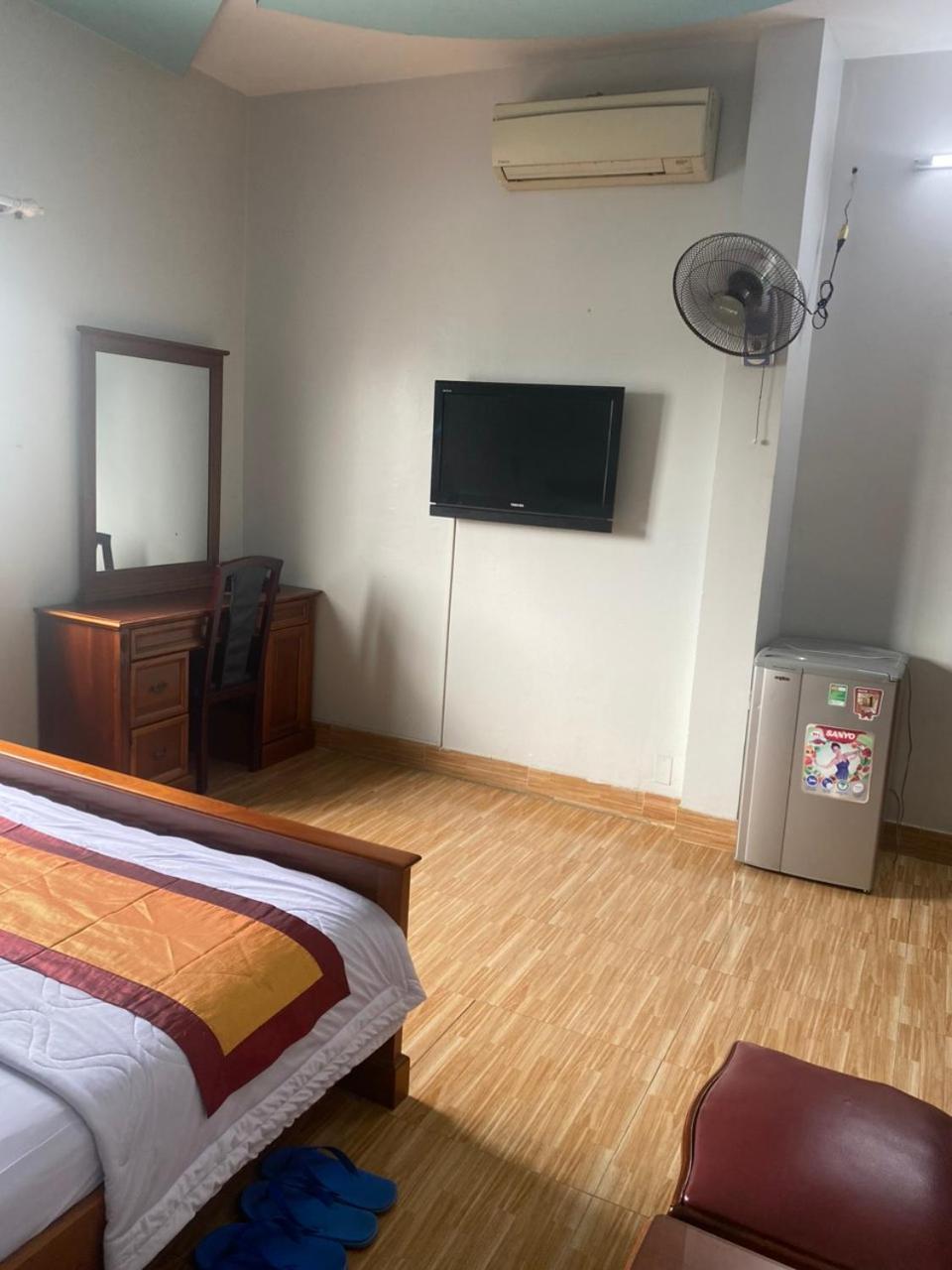 Khách Sạn Thanh Hồng Ciudad Ho Chi Minh  Exterior foto